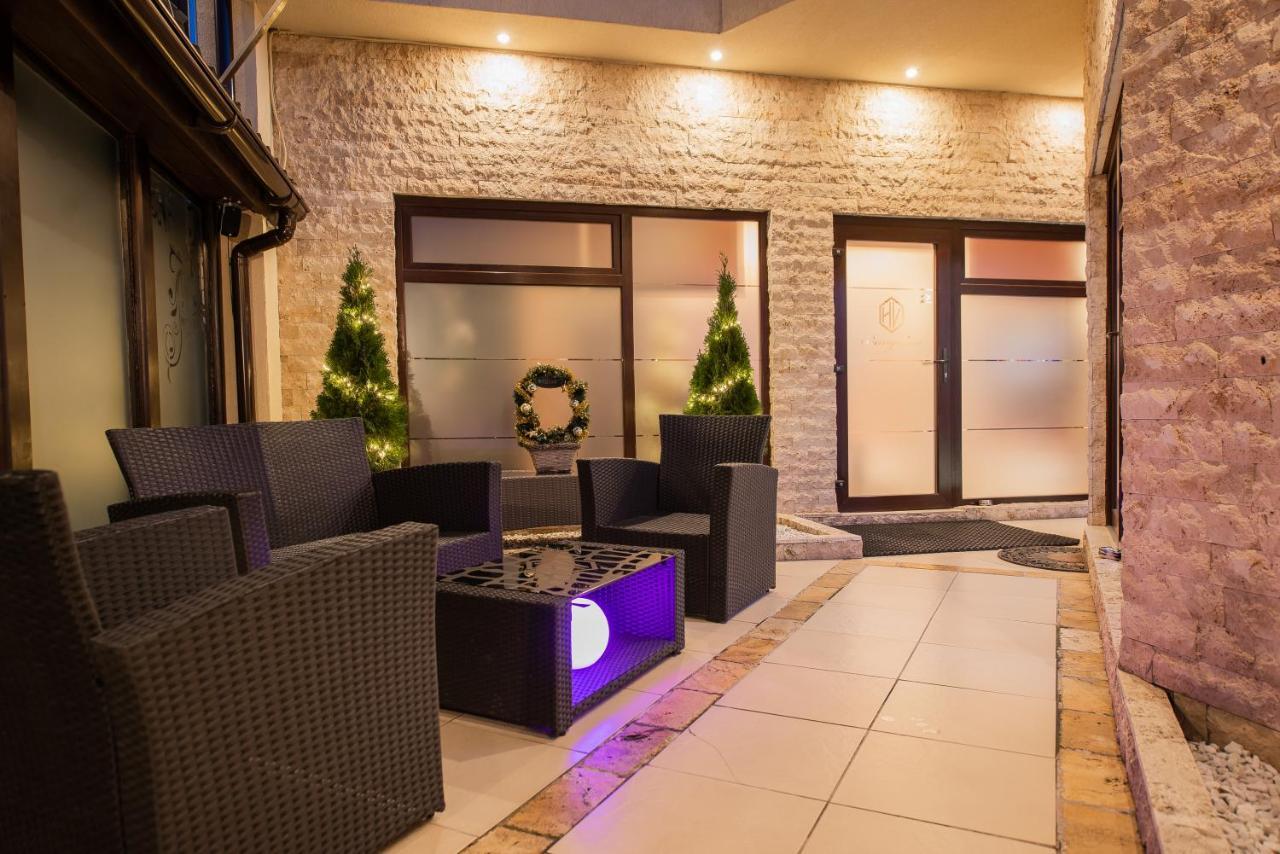 H & V Residence - Diamond Bungalow Apartment Arad Eksteriør billede