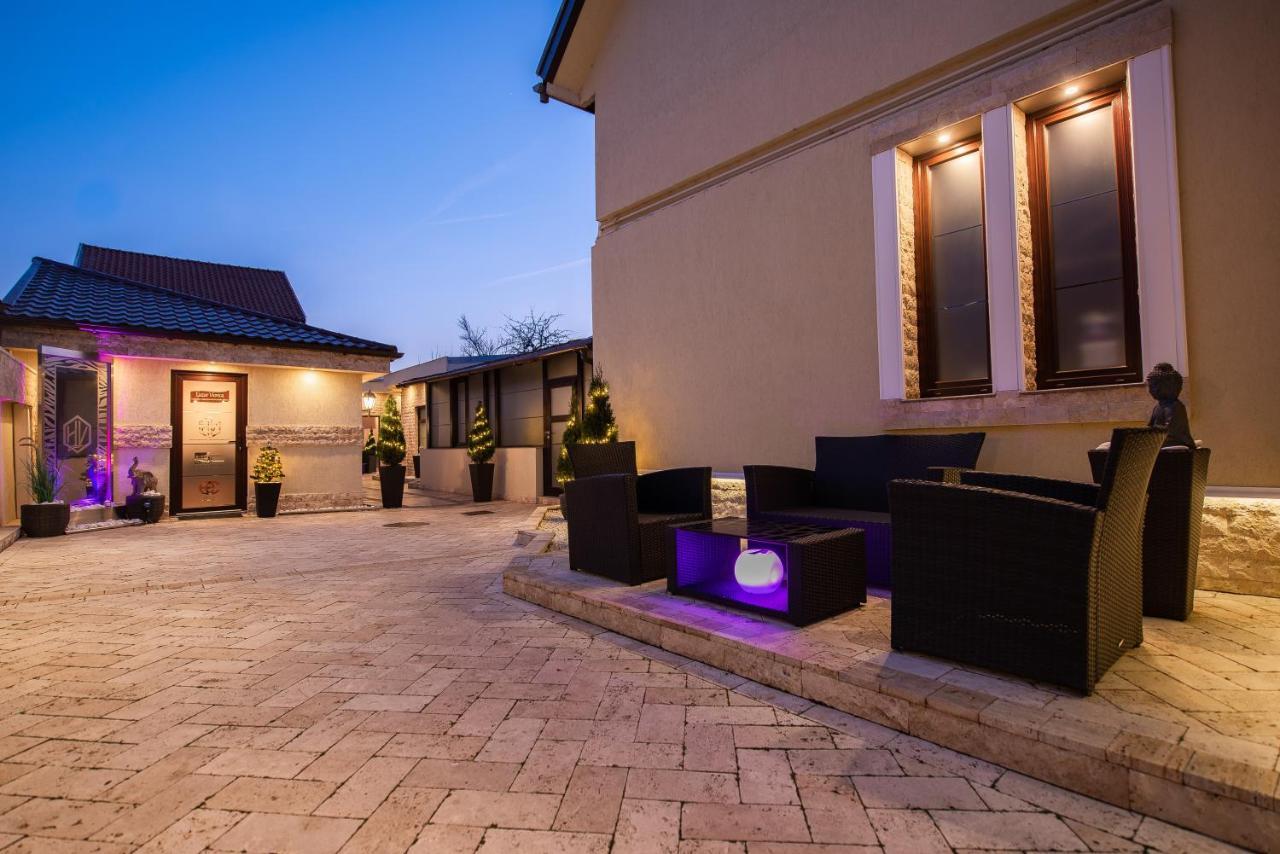 H & V Residence - Diamond Bungalow Apartment Arad Eksteriør billede