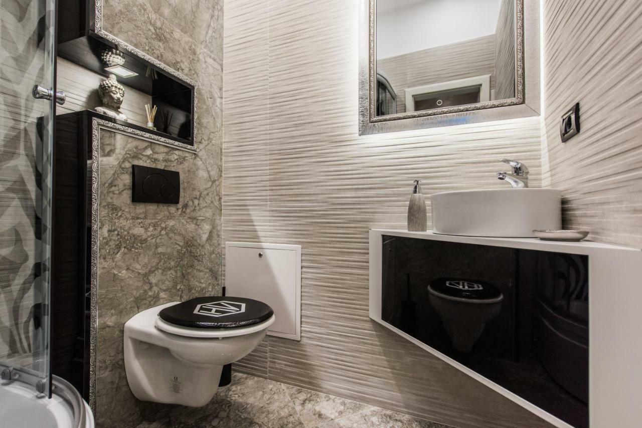 H & V Residence - Diamond Bungalow Apartment Arad Eksteriør billede