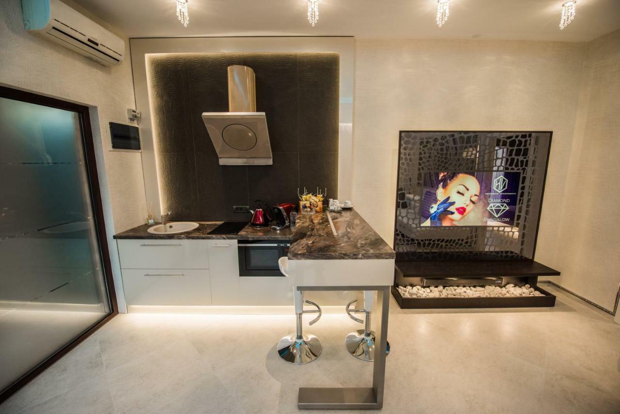H & V Residence - Diamond Bungalow Apartment Arad Eksteriør billede