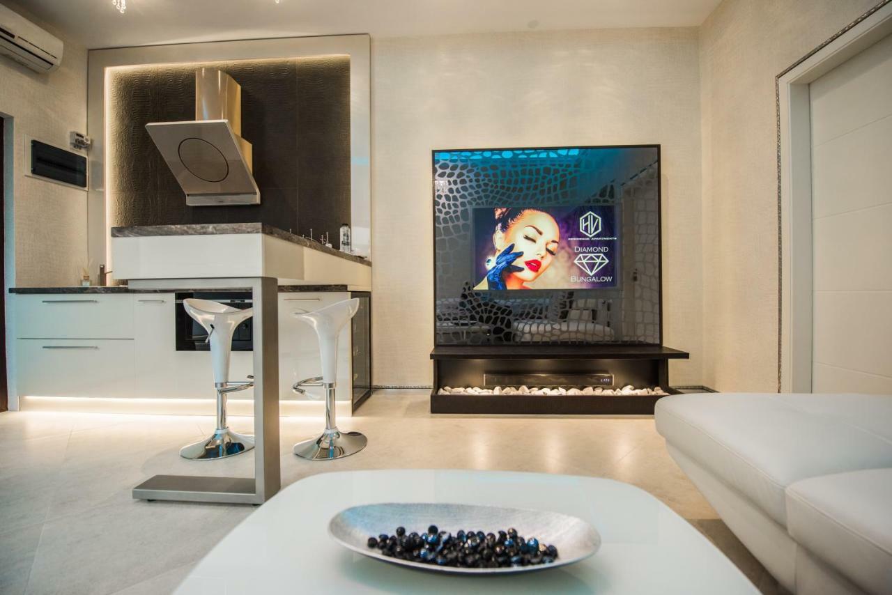 H & V Residence - Diamond Bungalow Apartment Arad Eksteriør billede