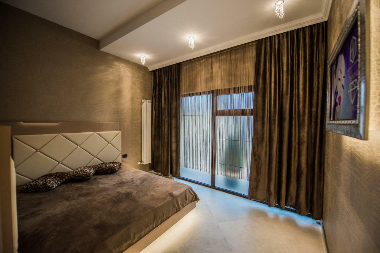 H & V Residence - Diamond Bungalow Apartment Arad Eksteriør billede