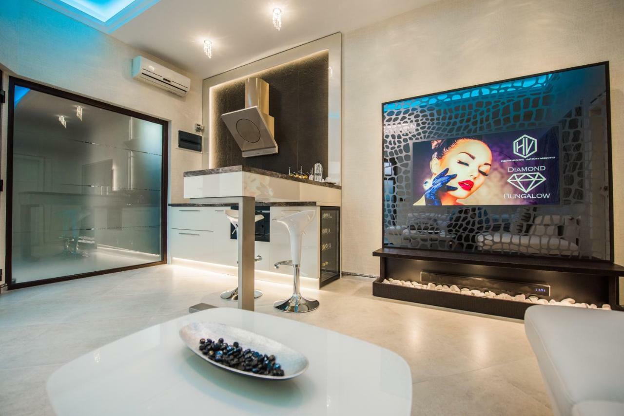 H & V Residence - Diamond Bungalow Apartment Arad Eksteriør billede