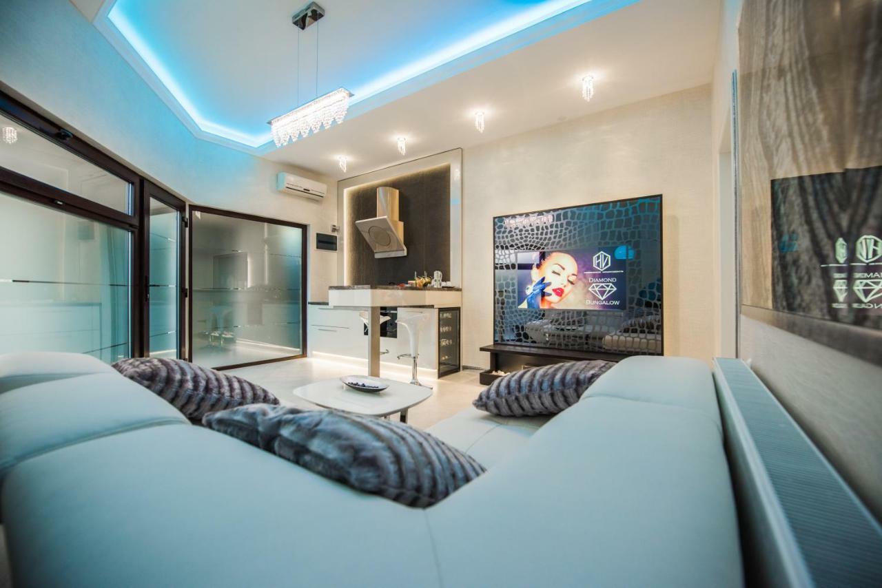 H & V Residence - Diamond Bungalow Apartment Arad Eksteriør billede