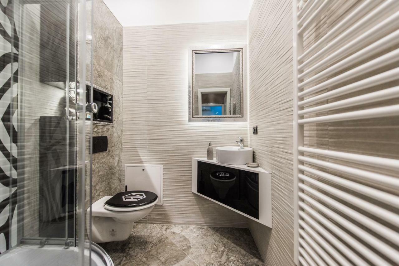 H & V Residence - Diamond Bungalow Apartment Arad Eksteriør billede