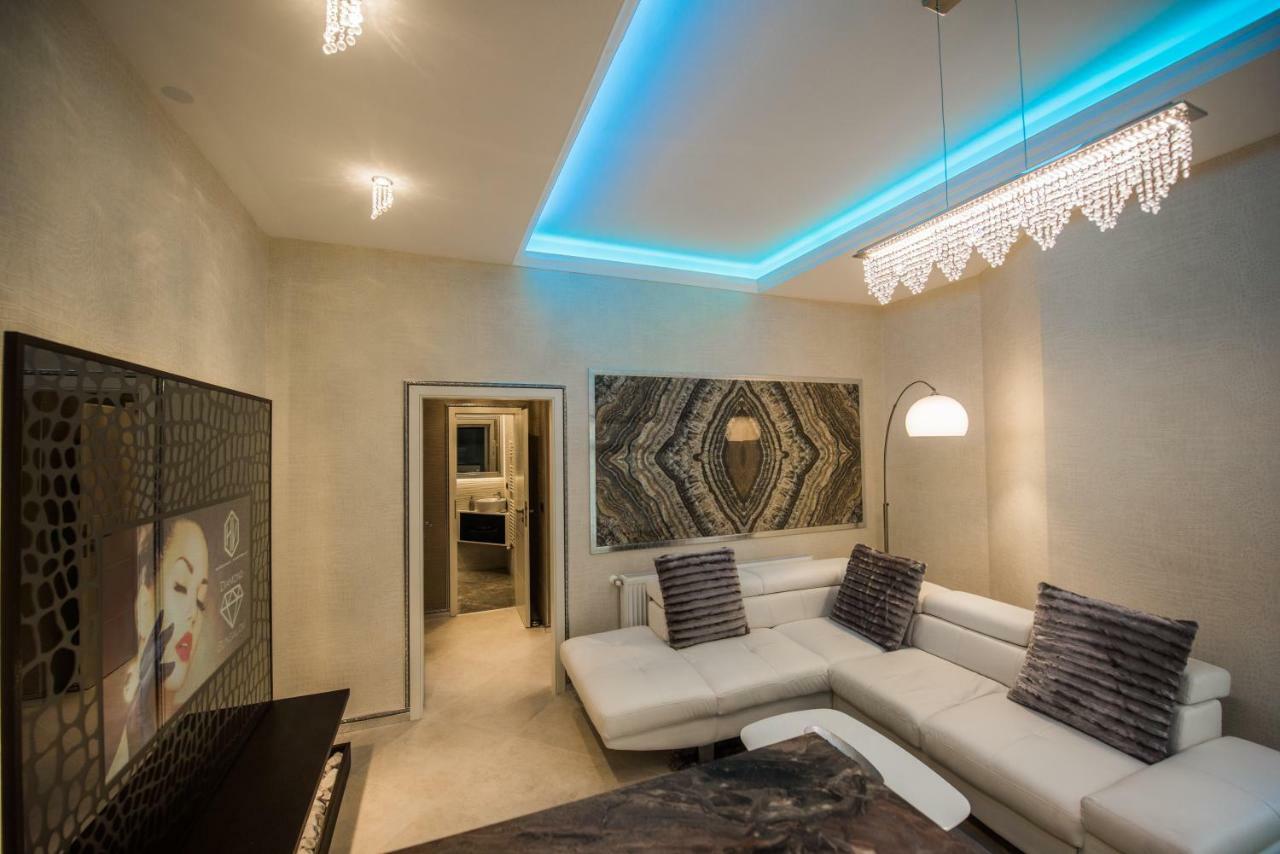 H & V Residence - Diamond Bungalow Apartment Arad Eksteriør billede