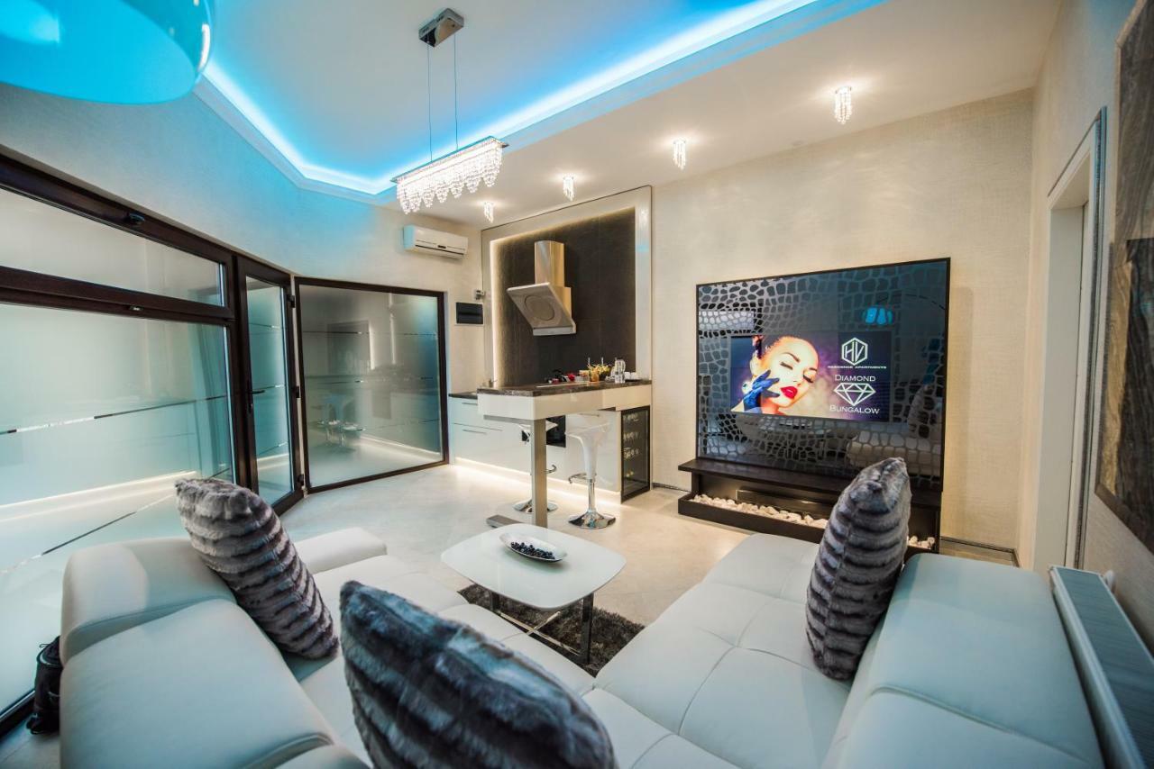 H & V Residence - Diamond Bungalow Apartment Arad Eksteriør billede